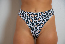 RIO- White/Leopard